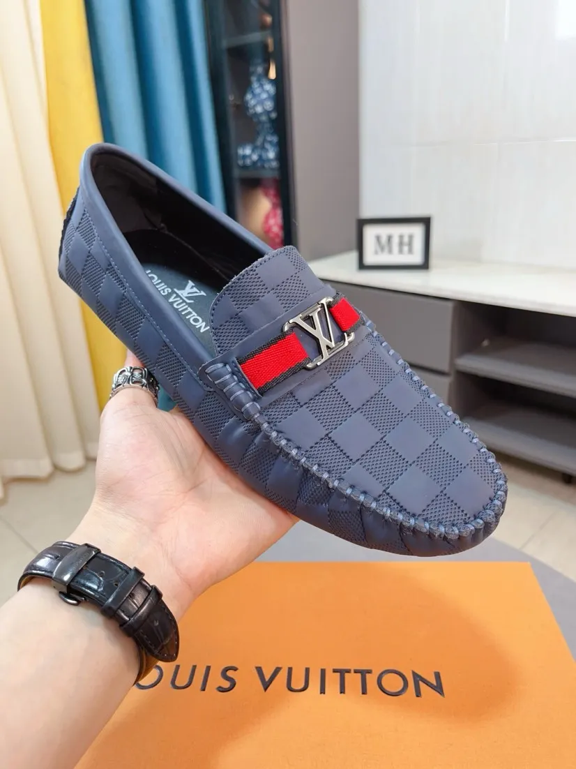Men's men's shoes💰400🌹🌹[LV Louis Vuitton] New men's beanie shoes💝💝.. Top-grade imported cowhide embossed➕Comfortable leather lining. It is extremely skin-friendly and comfortable, feels very delicate, and the shape is very correct! Perfectly reflects the three-dimensional sense, code number: 38-44